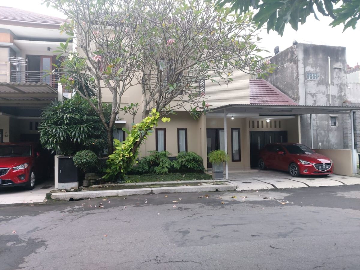 Disewa Rumah Bagus Full Furnished Siap Huni di Cluster Elite Lor in Residence Solo