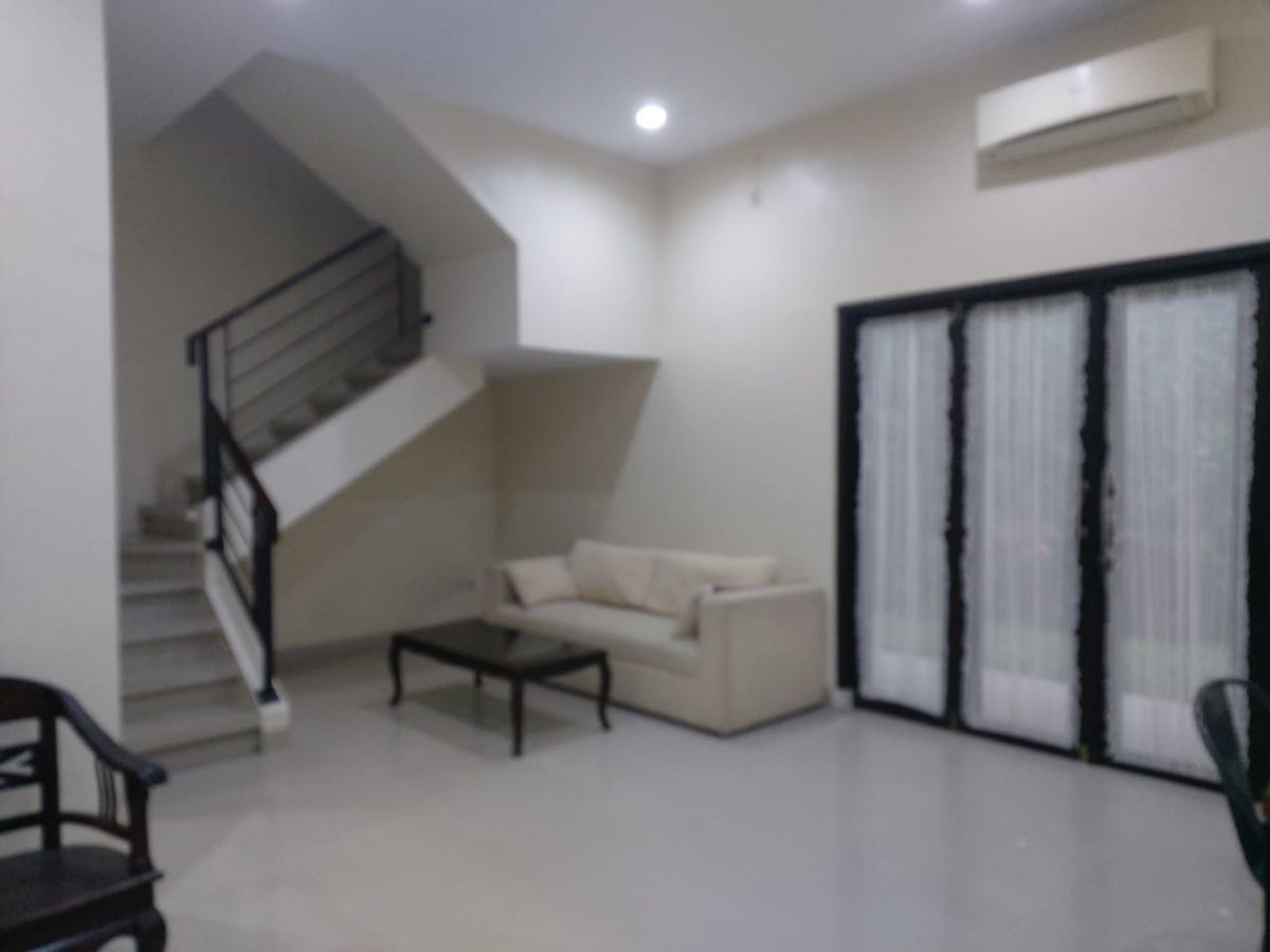Disewa Rumah Bagus Full Furnished Siap Huni di Cluster Elite Lor in Residence Solo - Foto 2