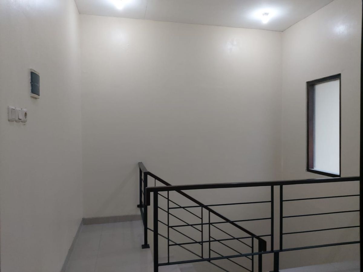 Disewa Rumah Bagus Full Furnished Siap Huni di Cluster Elite Lor in Residence Solo - Foto 4