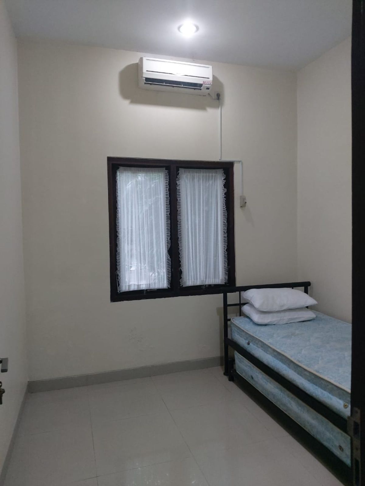 Disewa Rumah Bagus Full Furnished Siap Huni di Cluster Elite Lor in Residence Solo - Foto 7