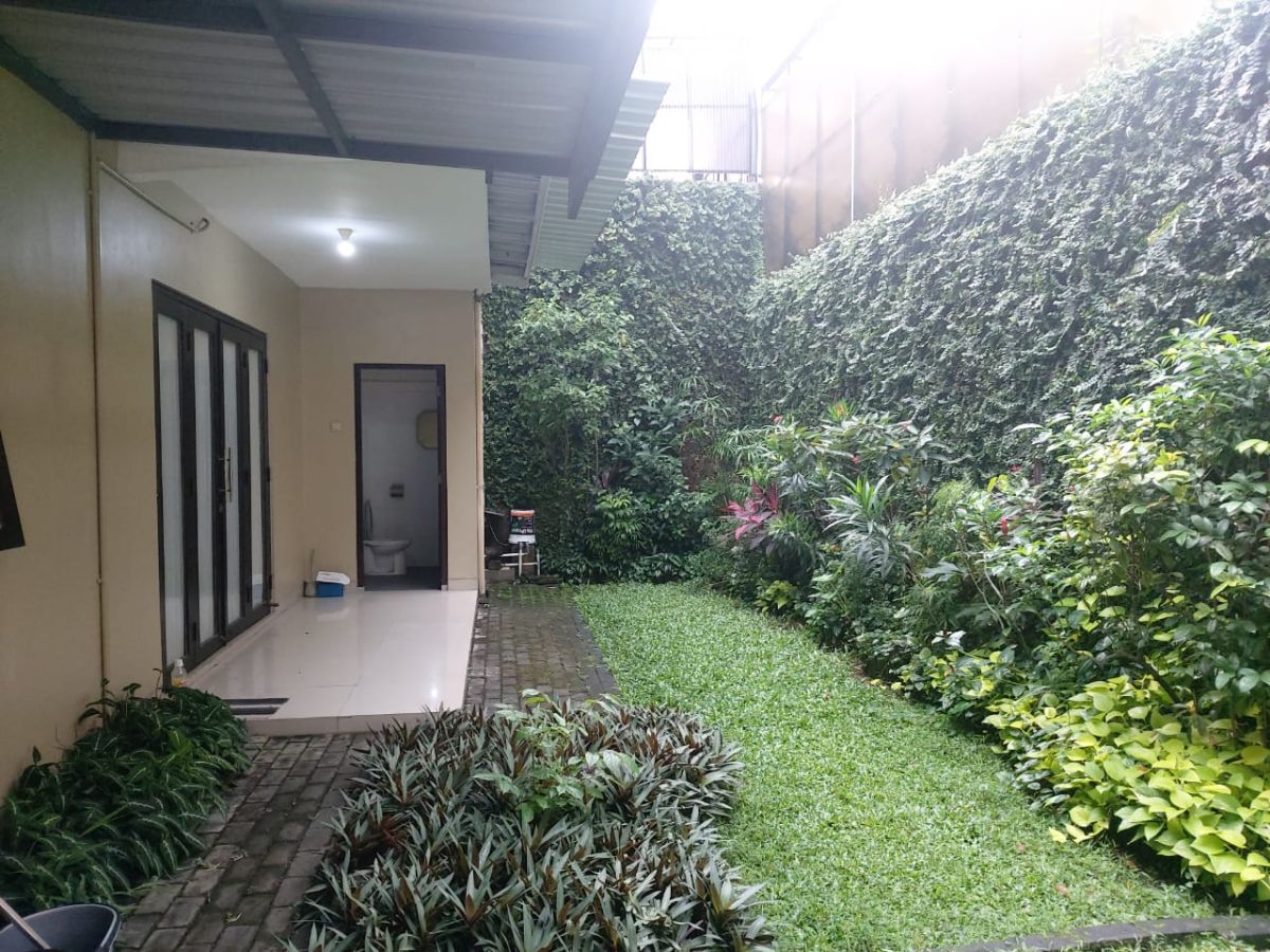 Disewa Rumah Bagus Full Furnished Siap Huni di Cluster Elite Lor in Residence Solo - Foto 8