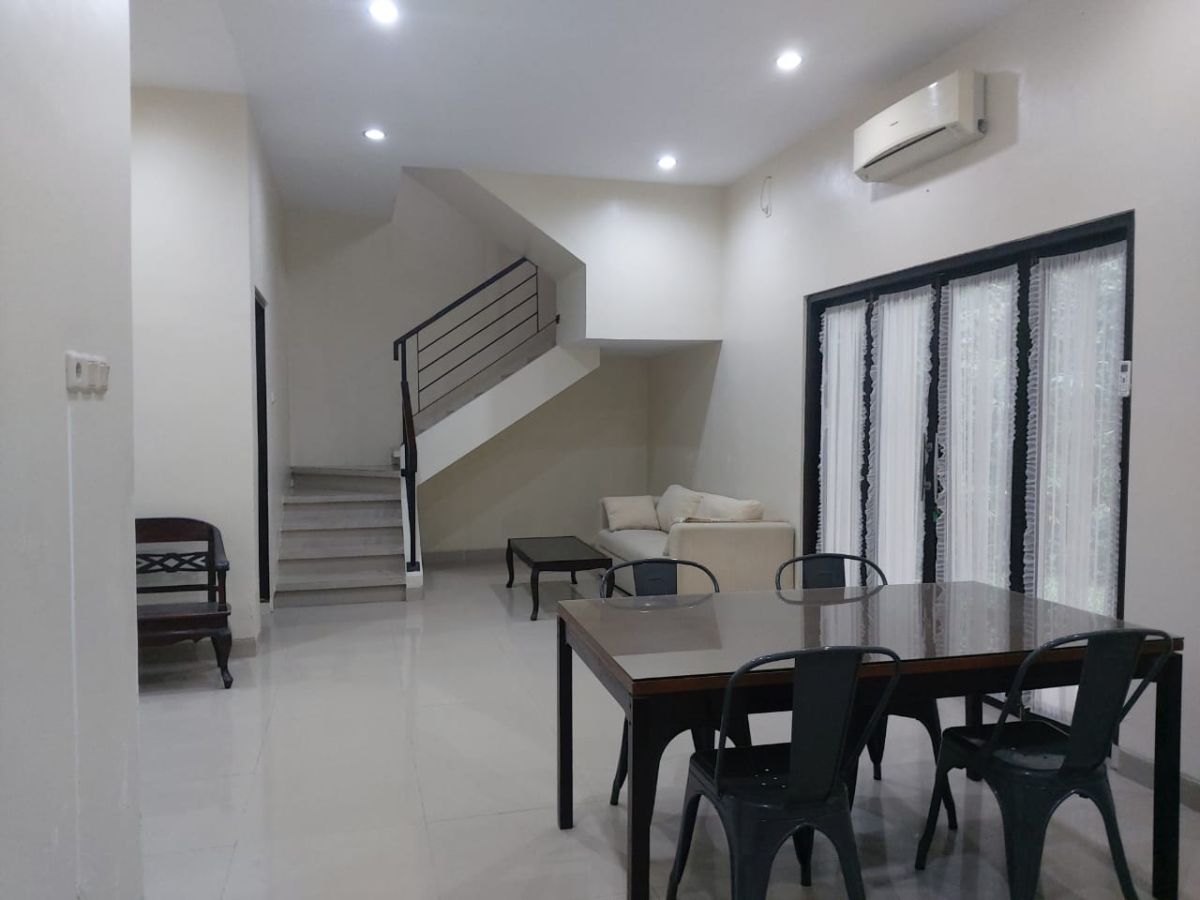 Disewa Rumah Bagus Full Furnished Siap Huni di Cluster Elite Lor in Residence Solo - Foto 10