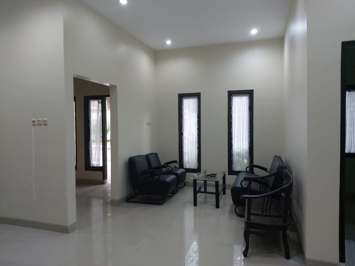 Disewa Rumah Bagus Full Furnished Siap Huni di Cluster Elite Lor in Residence Solo - Foto 12