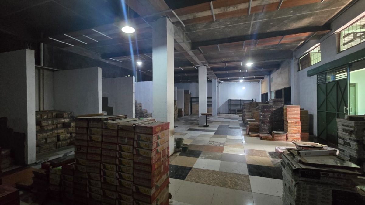 DIJUAL! Toko + Gedung Walet di Jalan Raya Sukowati Sragen!! - Foto 4