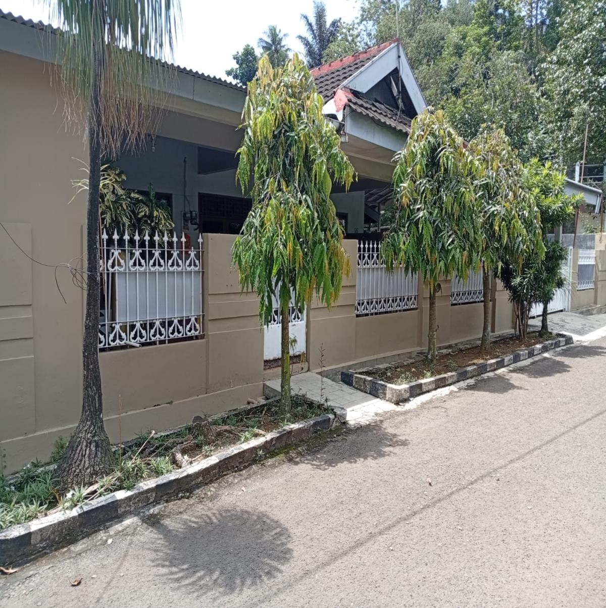 Rumah Luas & Siap Huni di Graha Indah, Bogor Utara – Lokasi Strategis &  Nyaman - Foto 7