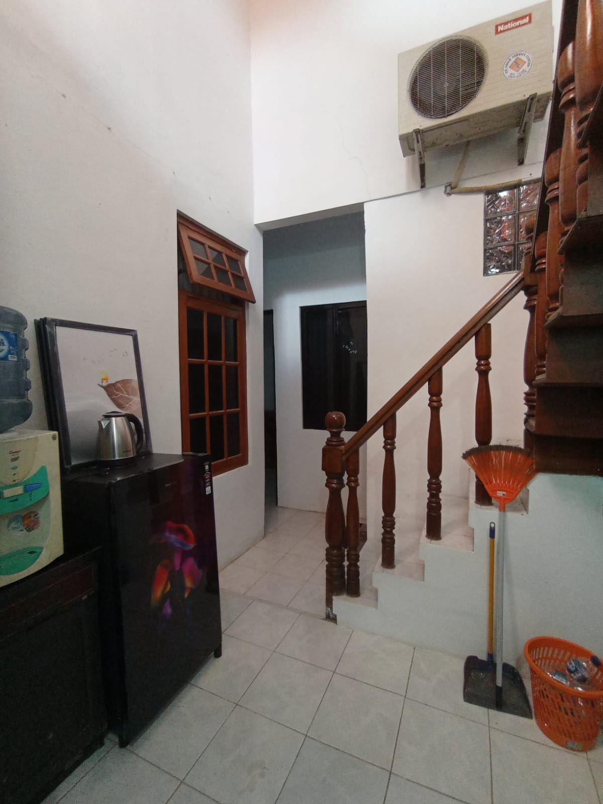 Dijual Rumah Bagus Full Furnished Siap Pakai di Perum Fajar Indah Baturan Colomadu, Solo - Foto 4