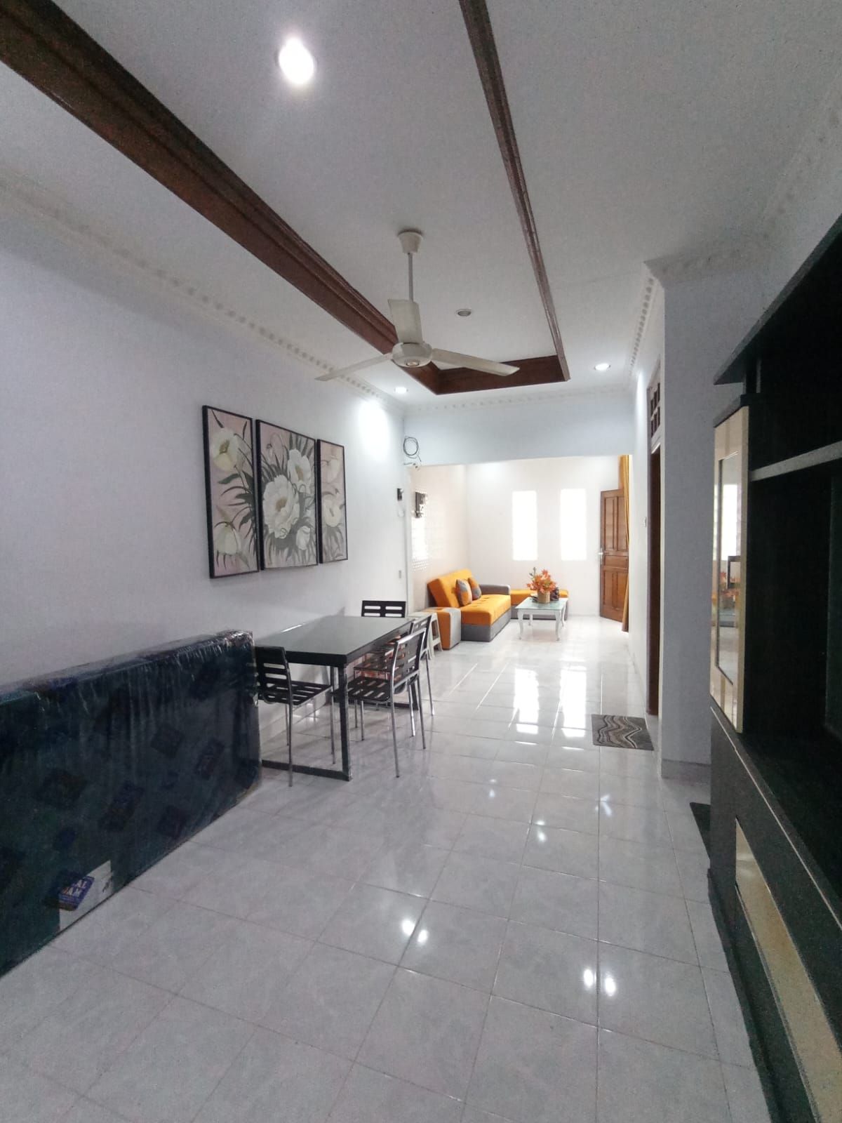 Dijual Rumah Bagus Full Furnished Siap Pakai di Perum Fajar Indah Baturan Colomadu, Solo - Foto 7