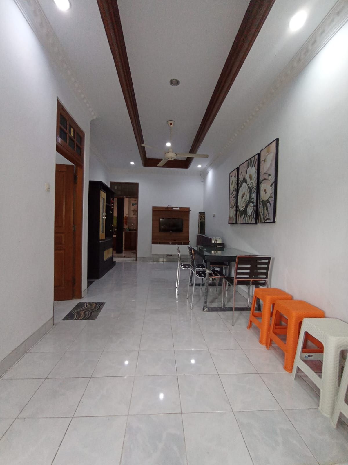 Dijual Rumah Bagus Full Furnished Siap Pakai di Perum Fajar Indah Baturan Colomadu, Solo - Foto 8