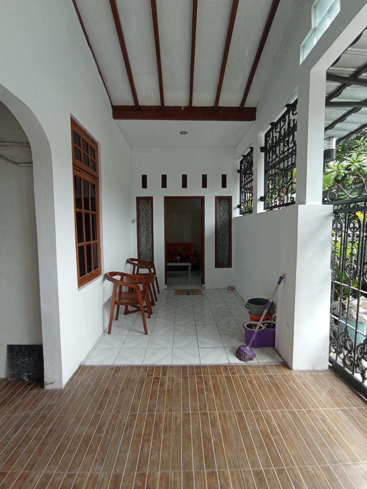 Dijual Rumah Bagus Full Furnished Siap Pakai di Perum Fajar Indah Baturan Colomadu, Solo - Foto 10