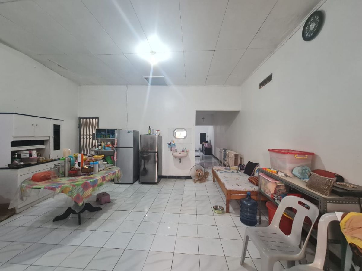 Dijual Rumah Siap Pakai Tengah Kota Dekat Pasar Gede dan Widuran, Solo - Foto 9