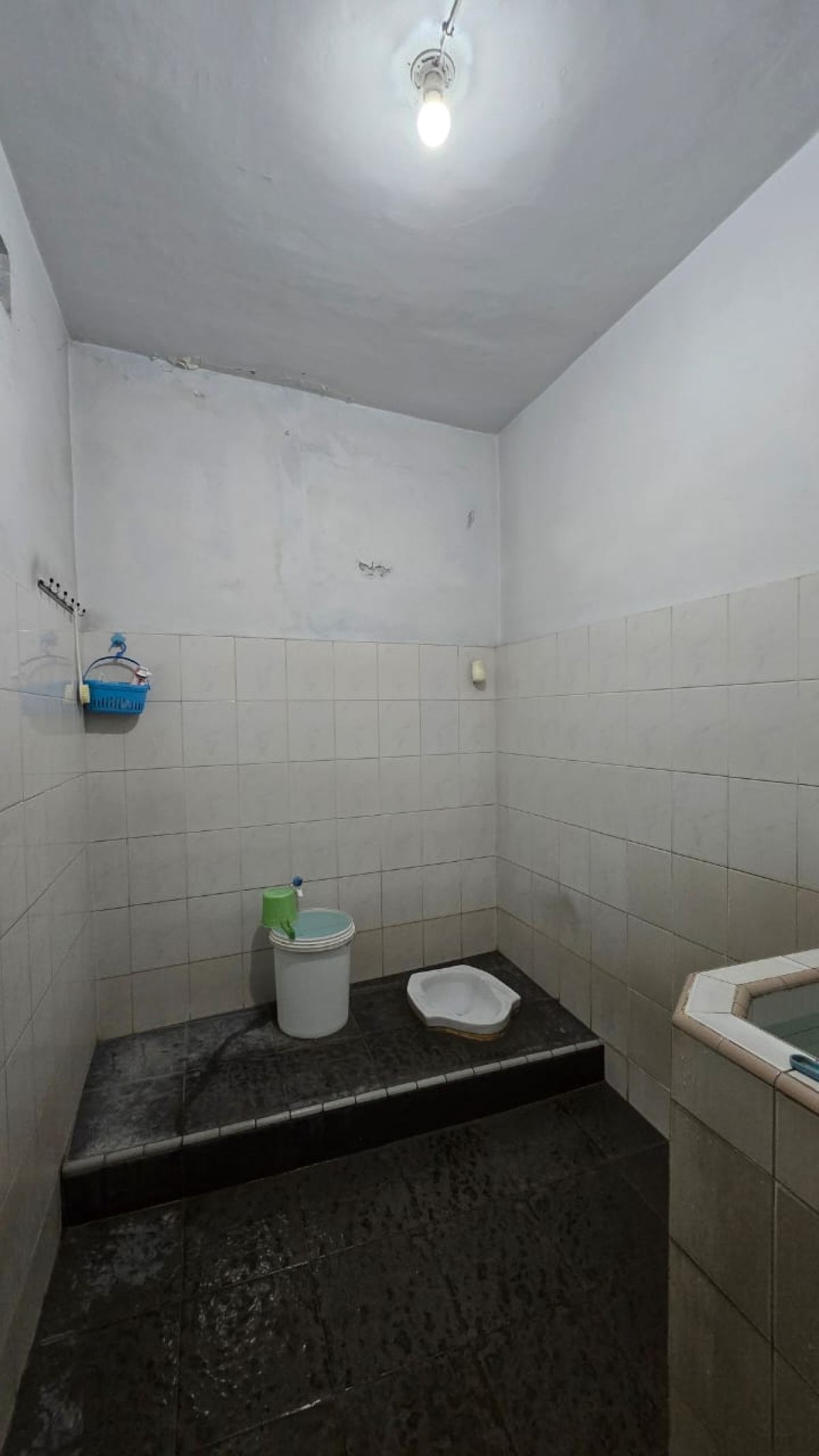 Dijual Toko Strategis di Jalan Adi Sumarmo Banyuanyar, Solo - Foto 7