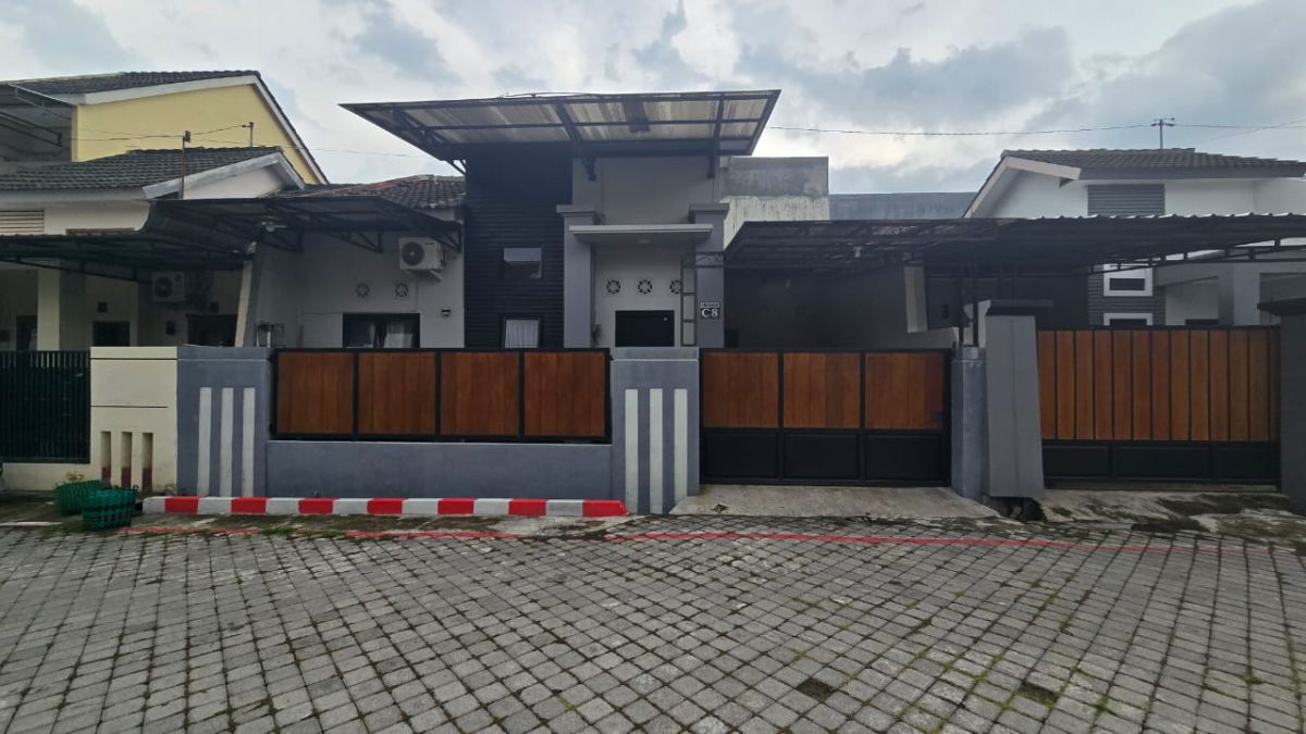 Dijual Rumah Bagus Modern Minimalis di Perumahan Colomadu, Solo