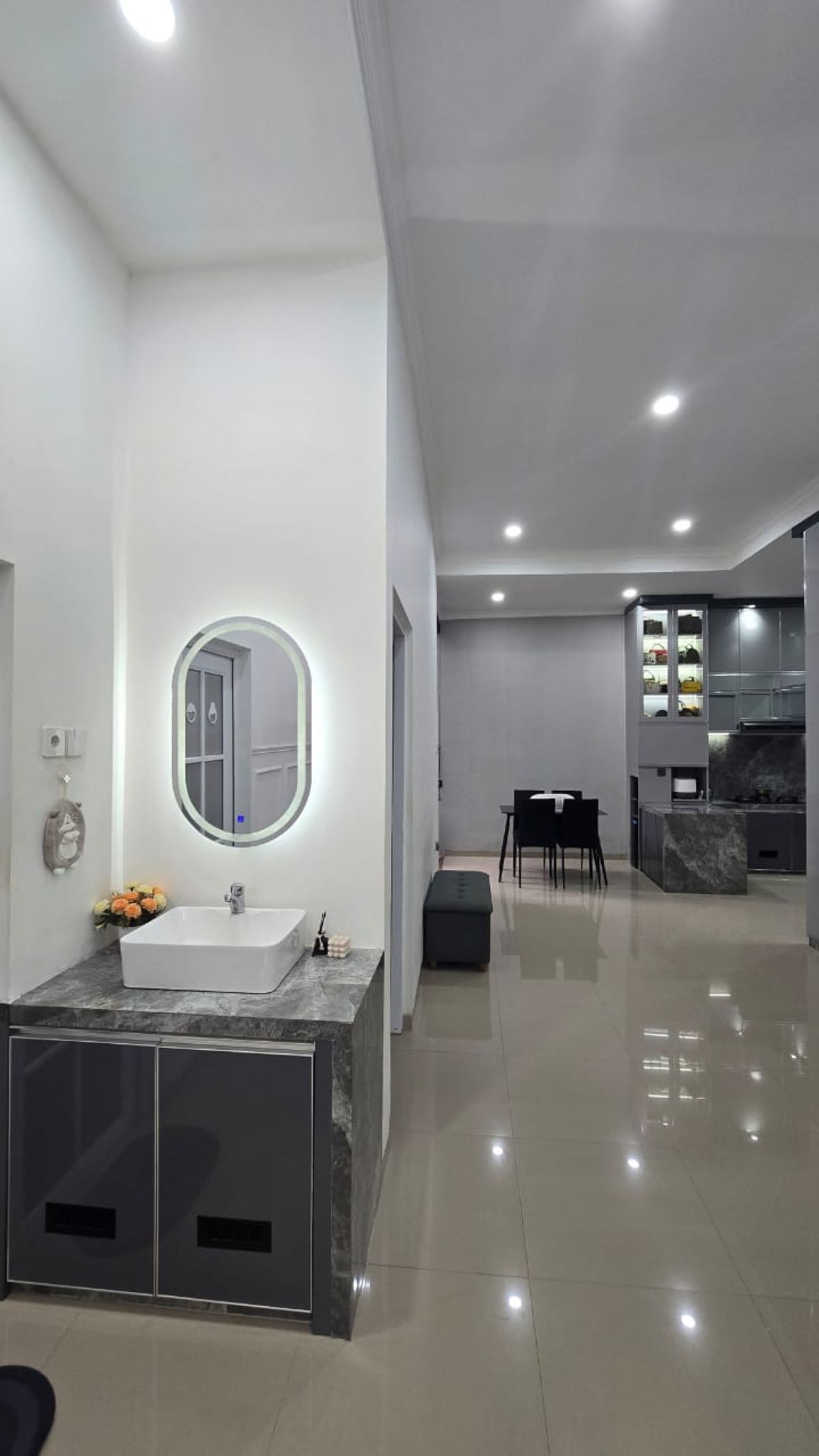 Dijual Rumah Bagus Modern Minimalis di Perumahan Colomadu, Solo - Foto 7