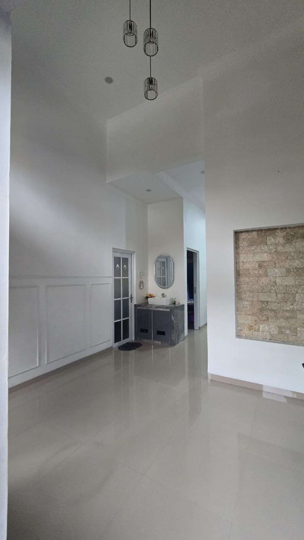 Dijual Rumah Bagus Modern Minimalis di Perumahan Colomadu, Solo - Foto 8