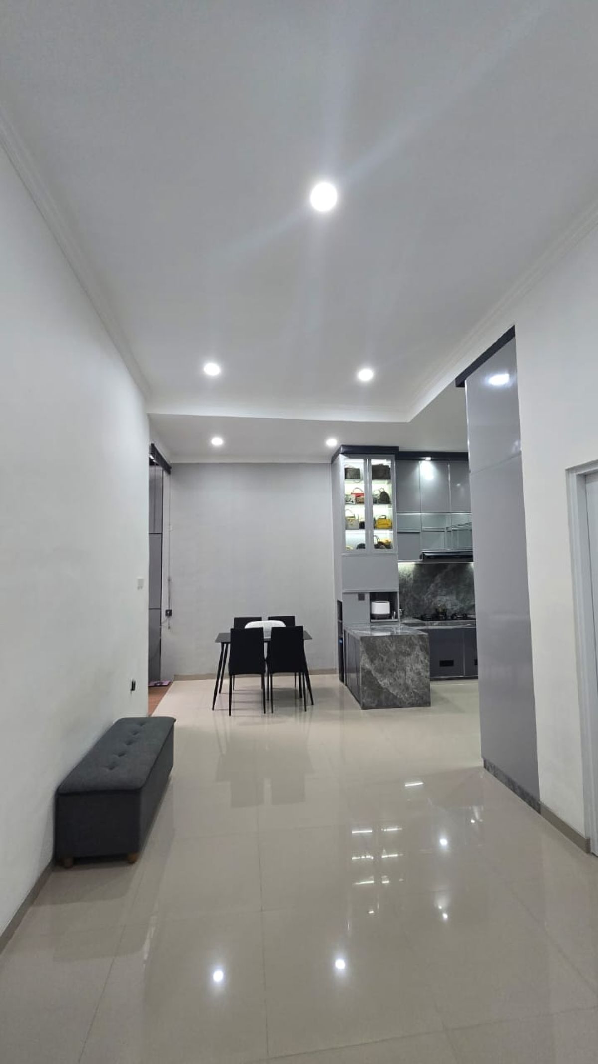 Dijual Rumah Bagus Modern Minimalis di Perumahan Colomadu, Solo - Foto 12
