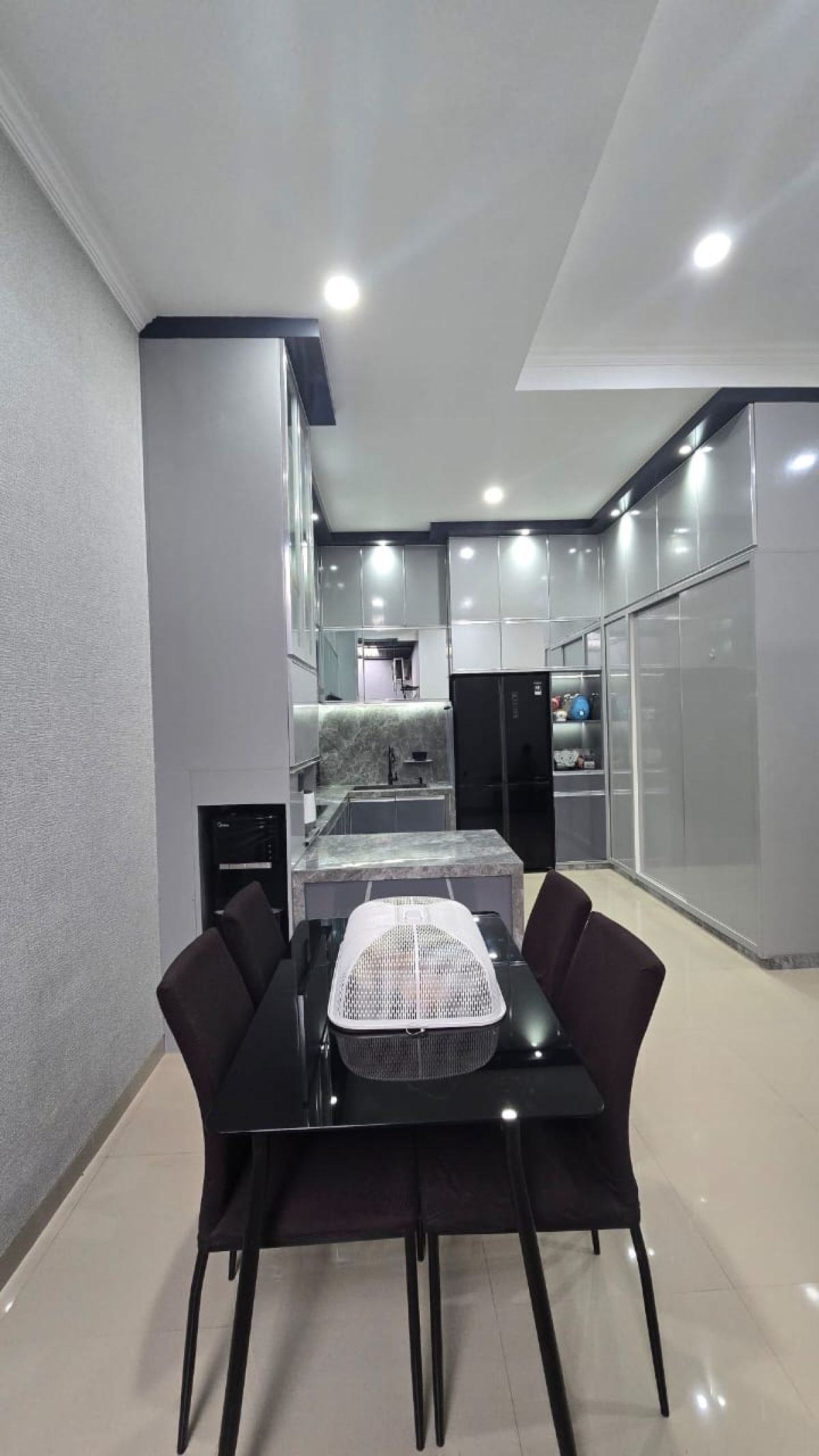 Dijual Rumah Bagus Modern Minimalis di Perumahan Colomadu, Solo - Foto 14