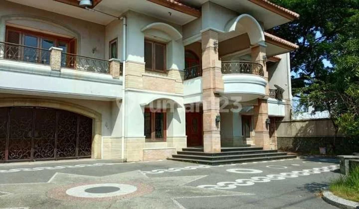 Rumah Sultan Termegah di Kawasan Elite, Sektor 1 Solo Baru.