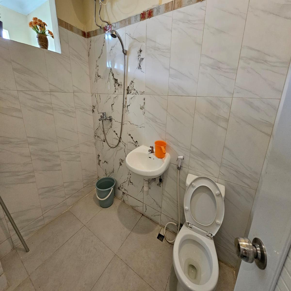 Dijual Rumah Siap Huni di BNR– Nyaman & Strategis - Foto 8