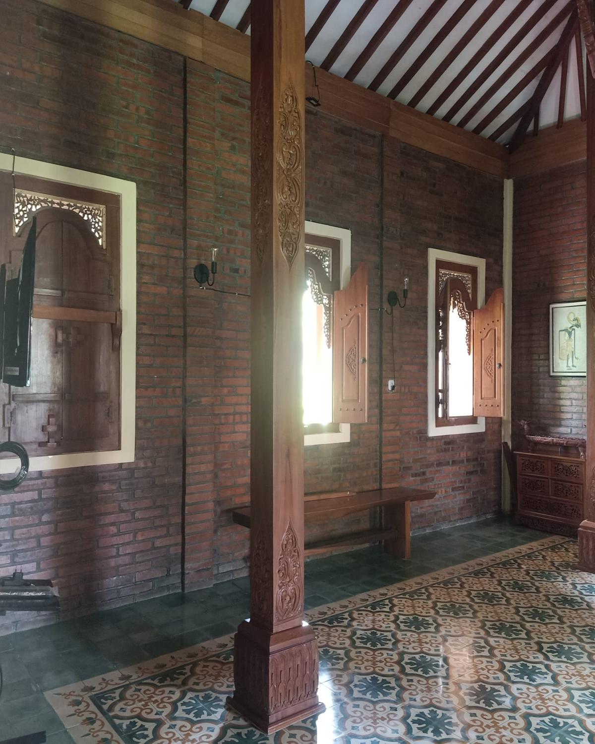 Dijual Rumah Siap Huni di Cimande Caringin - Joglo dengan Lahan Luas - Foto 5