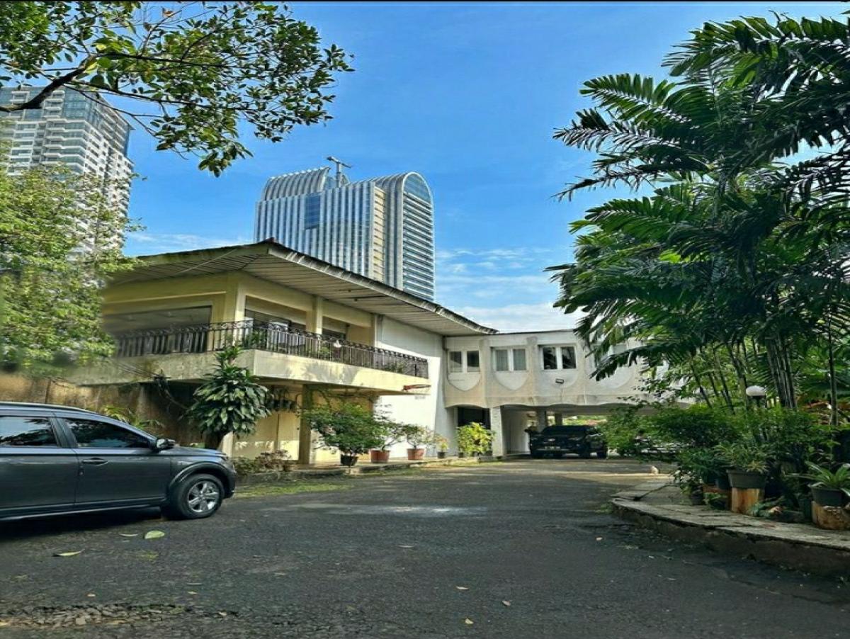Dijual Rumah Kawasan Elit Hitung Tanah daerah Kuningan Jakarta dekat komplek mentri kuningan perkantoran kuningan