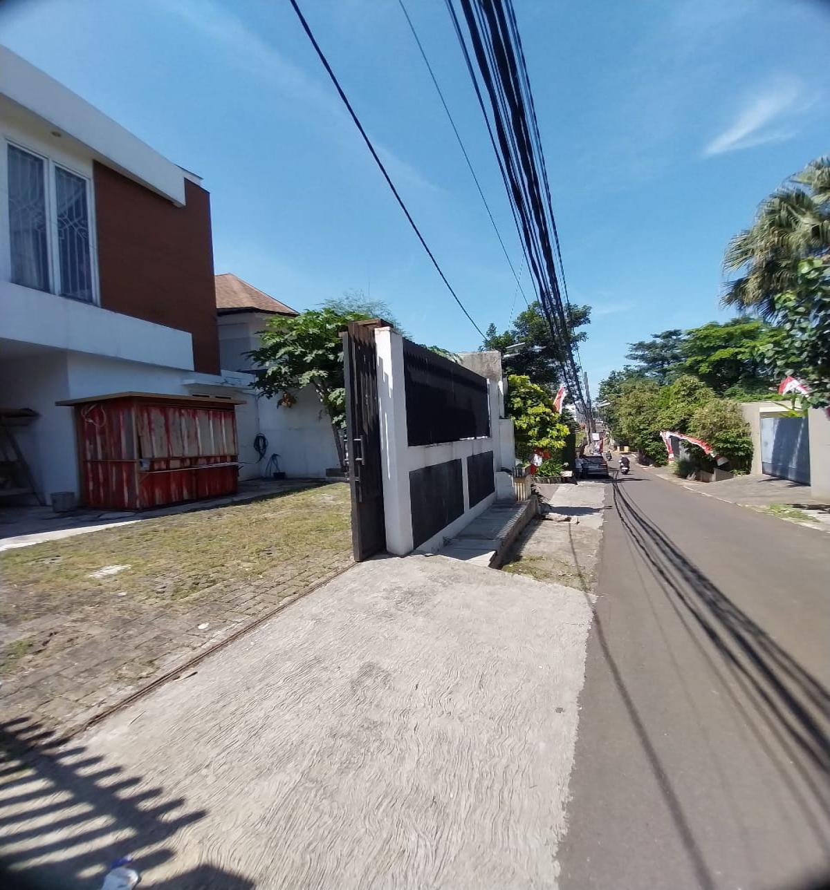 Rumah 2 lantai dekat Bintaro sektor 9 Tangerang Selatan