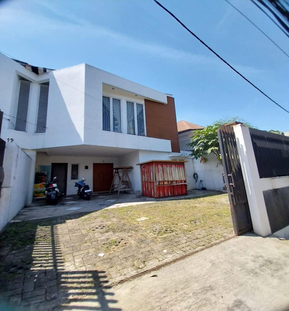 Rumah 2 lantai dekat Bintaro sektor 9 Tangerang Selatan - Foto 2