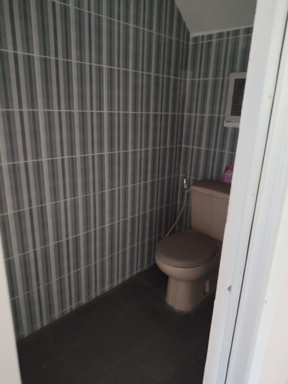 Dijual Rumah Siap Huni di Tengah Kota Solo. Lokasi di Laweyan - Foto 6