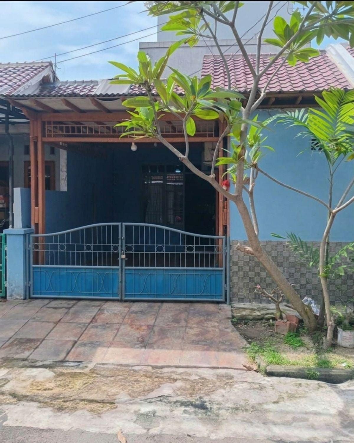Rumah Minimalis 1.5 Lantai di Regency Melati Mas, Tangerang Selatan