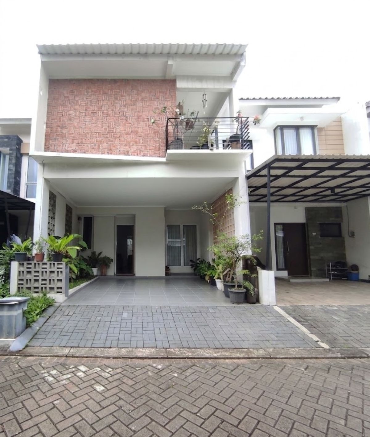 Rumah 2 Lantai di Graha Raya Bintaro Jaya Cluster Ayna Residence, Tangerang Selatan