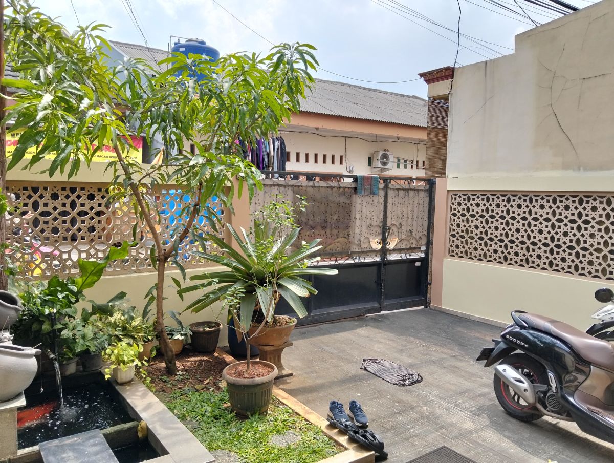 Dijual Rumah 2 Lantai Siap Huni Nempel Graha Raya Bintaro Jaya, Kayu Gede 2 - Foto 4