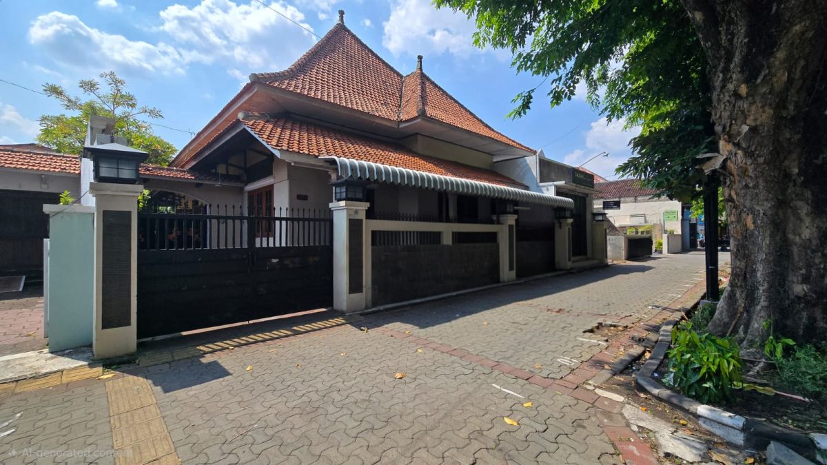 Dijual Rumah Mewah Asri Strategis Pusat Kota di Jalan Kapten Mulyadi Pasar Kliwon Solo!!