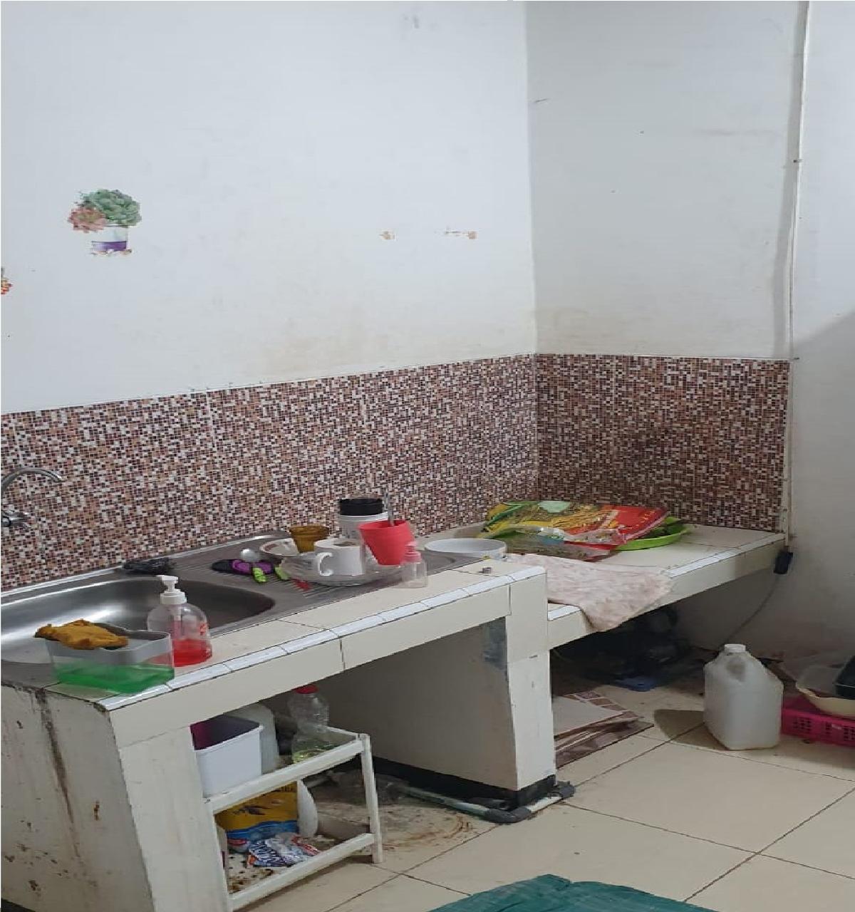 Rumah Minimalis di Cluster Cornelia Residence Graha Raya Bintaro, Harga Nego! - Foto 6