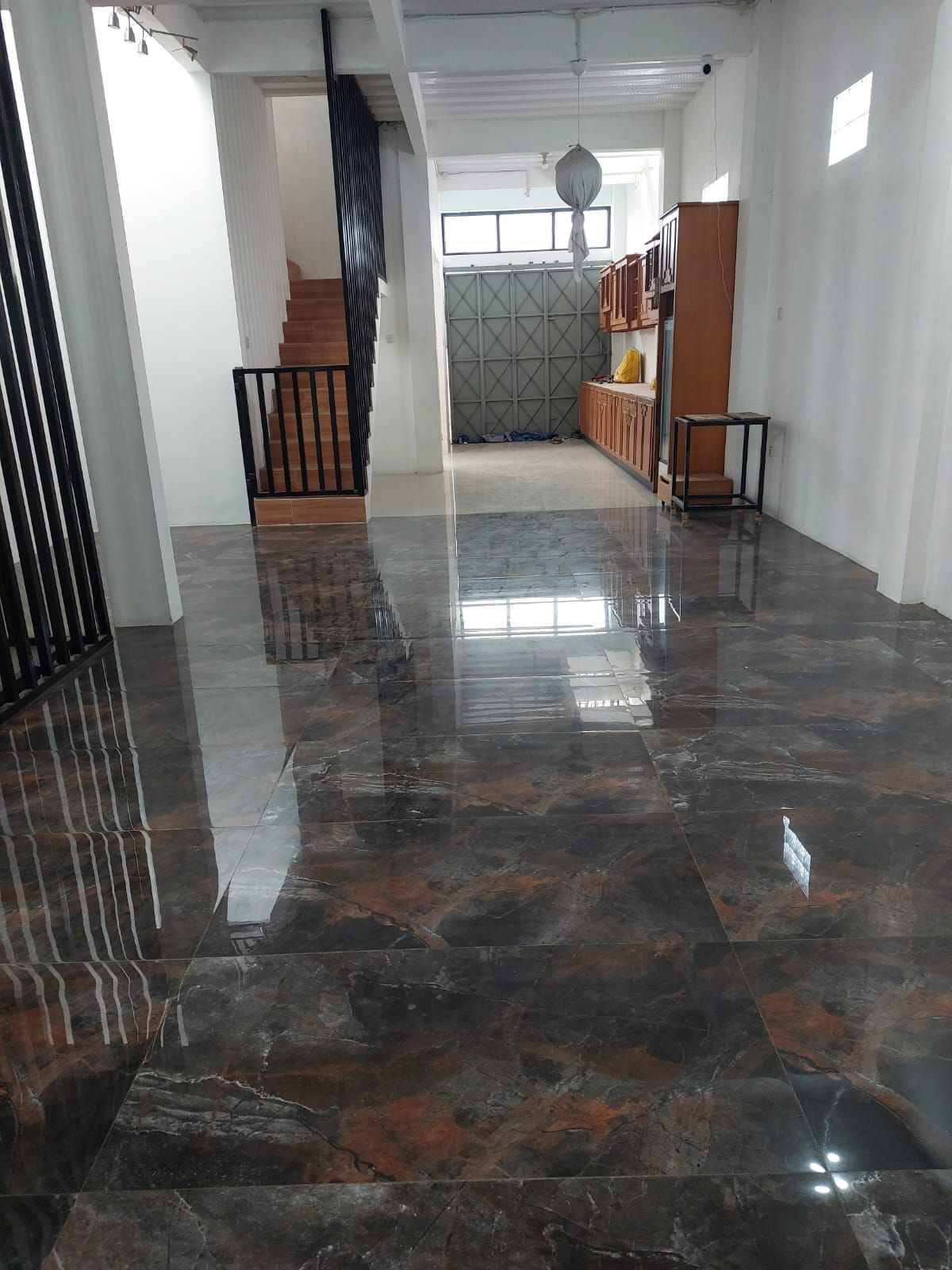 Dijual Rumah 2,5 Lantai Cocok Untuk Usaha. Lokasi Strategis di Wonorejo dekat Jayawijaya Mojosongo - Foto 5