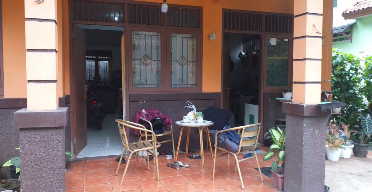 Rumah Strategis + 5 Pintu Kontrakan di Pondok Ranji — Harga Nego