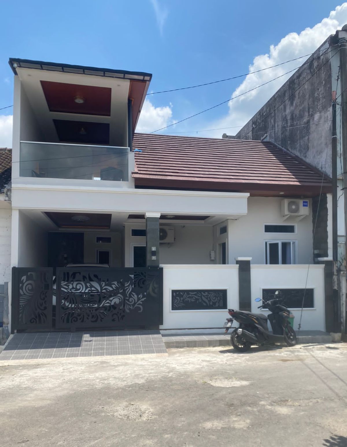 Dijual Rumah Siap Pakai  1,5 Lantai di Colomadu, Gagak Sipat