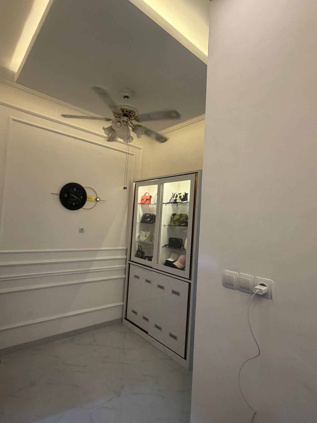 Dijual Rumah Siap Pakai  1,5 Lantai di Colomadu, Gagak Sipat. Lokasi Strategis Dekat Transum, Taman Hiburan, Pintu Tol. - Foto 3