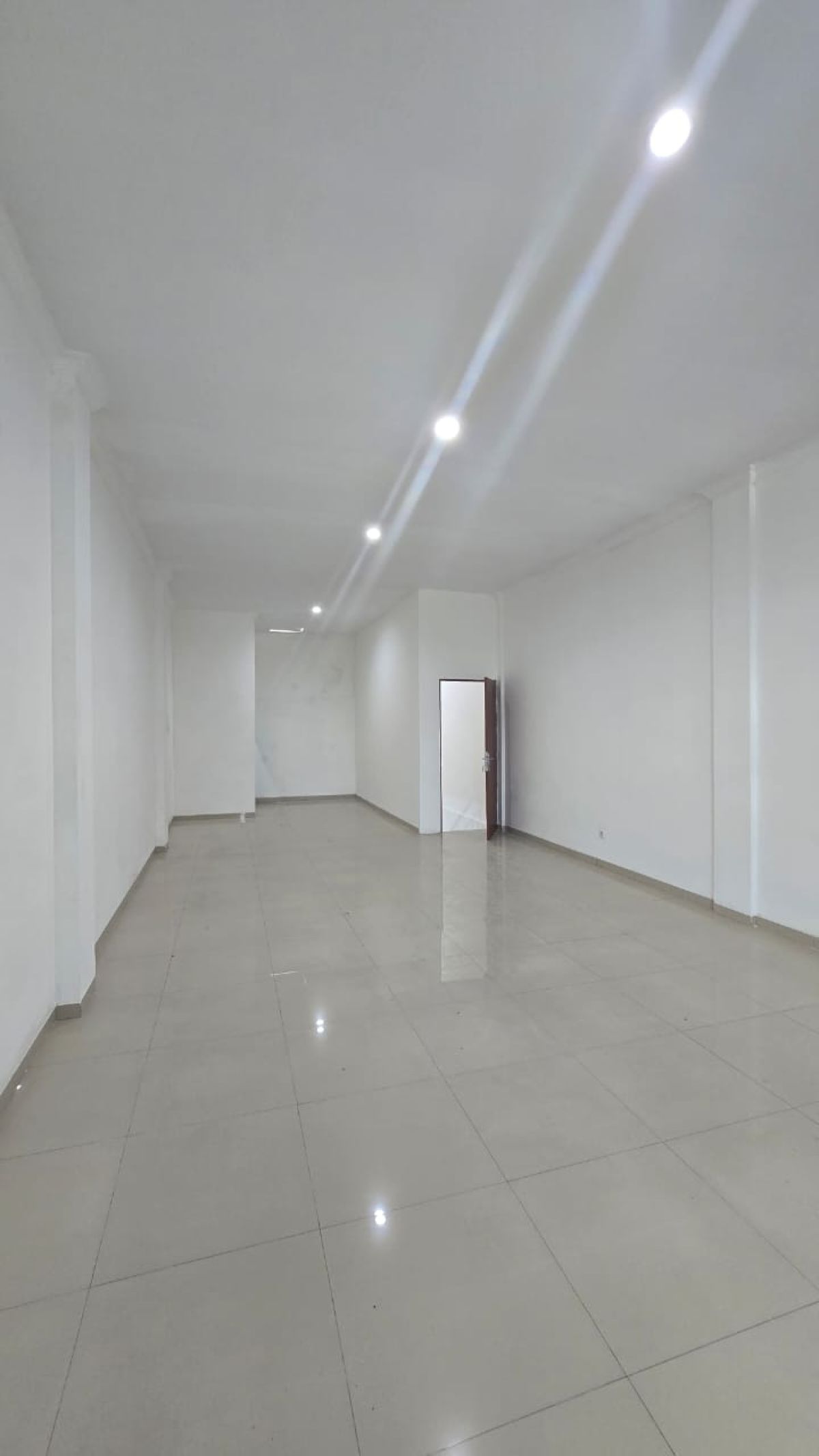 Dijual Ruko Strategis Dekat Jalan Veteran Tipes Serengan Solo, Lokasi Strategis Tengah Kota. - Foto 5
