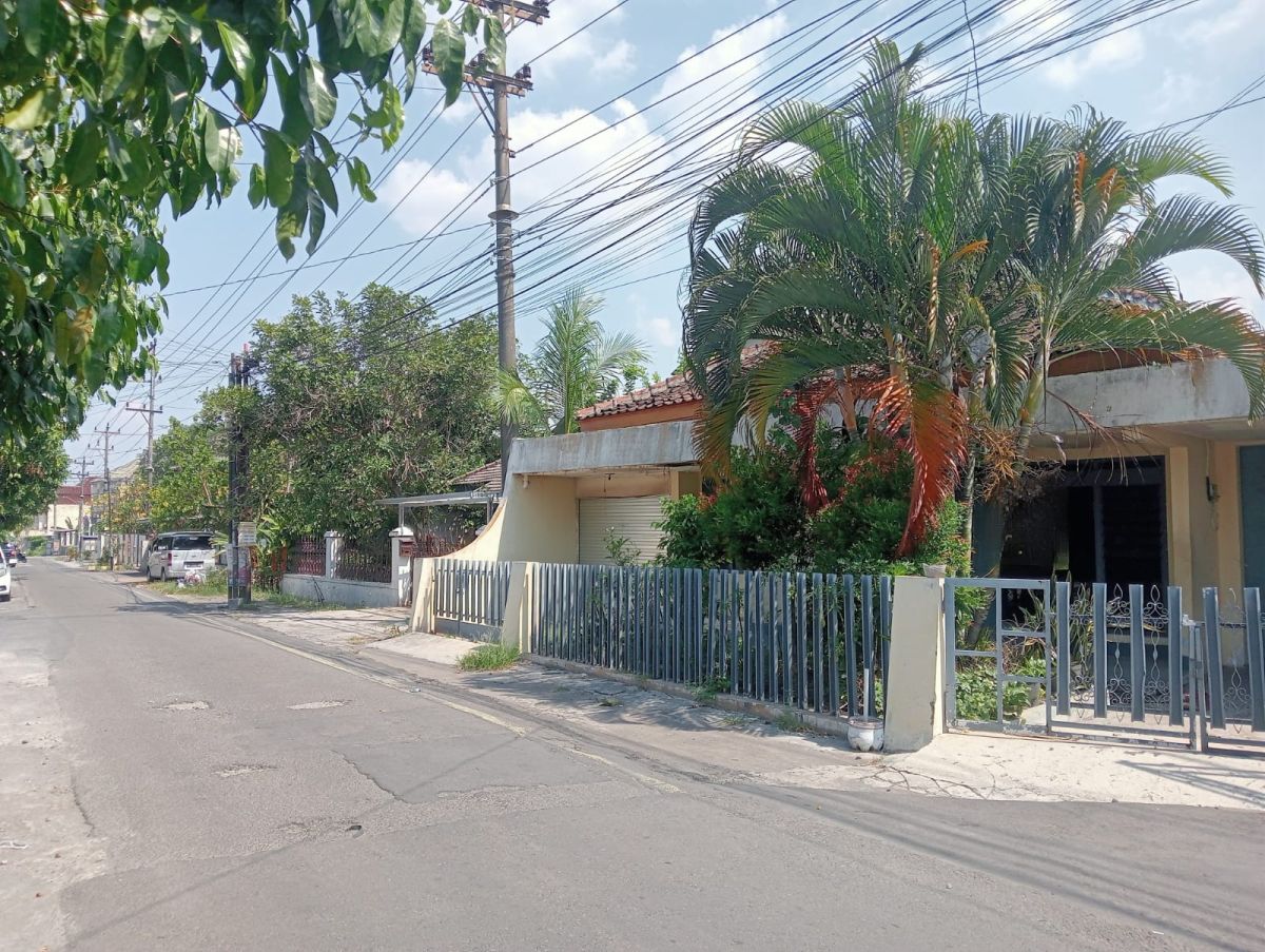 Dijual Rumah Hitung Tanah di Jajar -Laweyan Solo