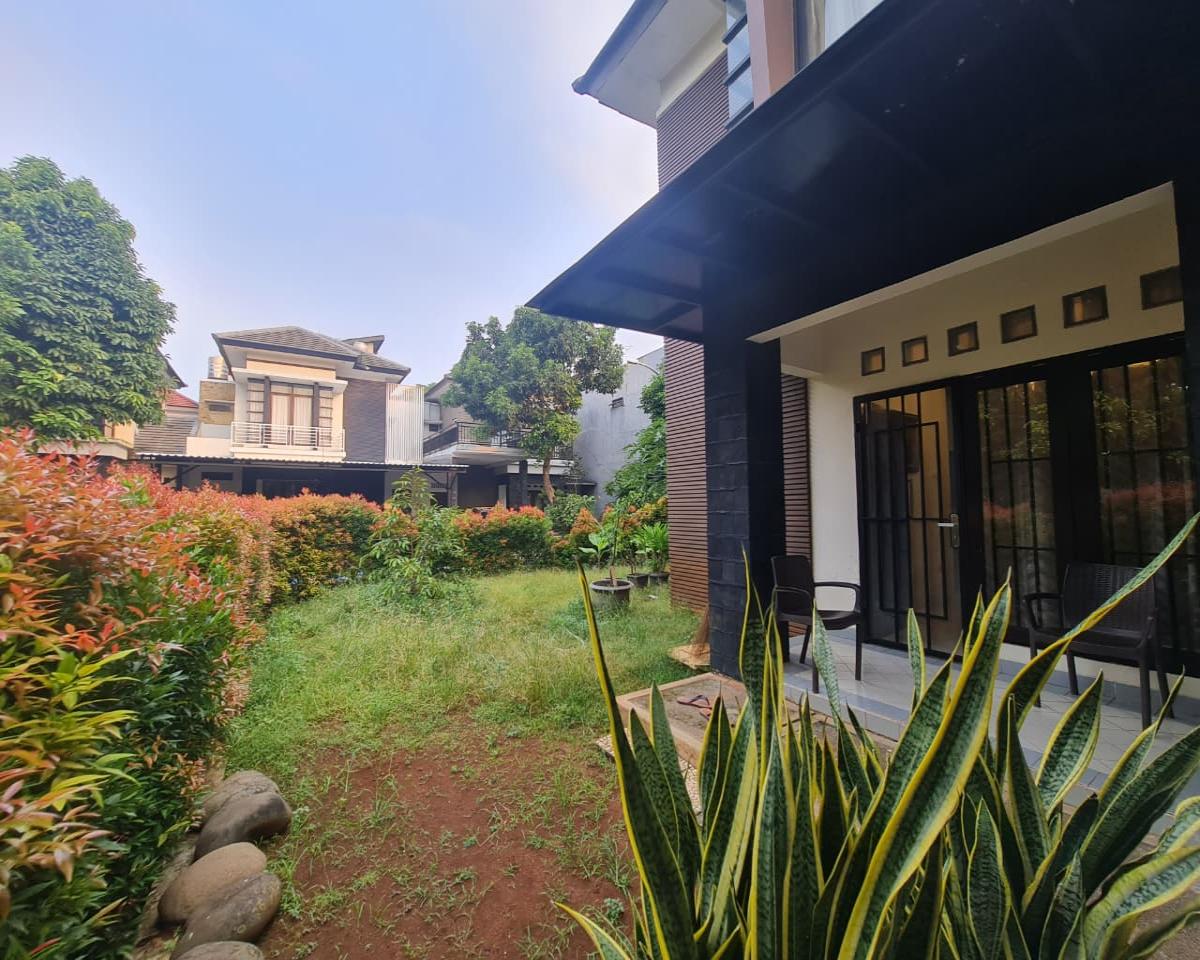 Dijual Rumah Hoek 2 Lantai di Cluster Venice Graha Raya Bintaro, Tangerang Selatan - Foto 3