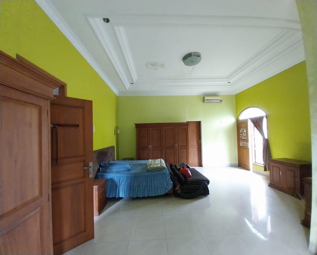 Rumah Luas 525 m² di Villa Melati Mas, Serpong – Ada Kolam Renang, Cocok untuk Kost - Foto 4