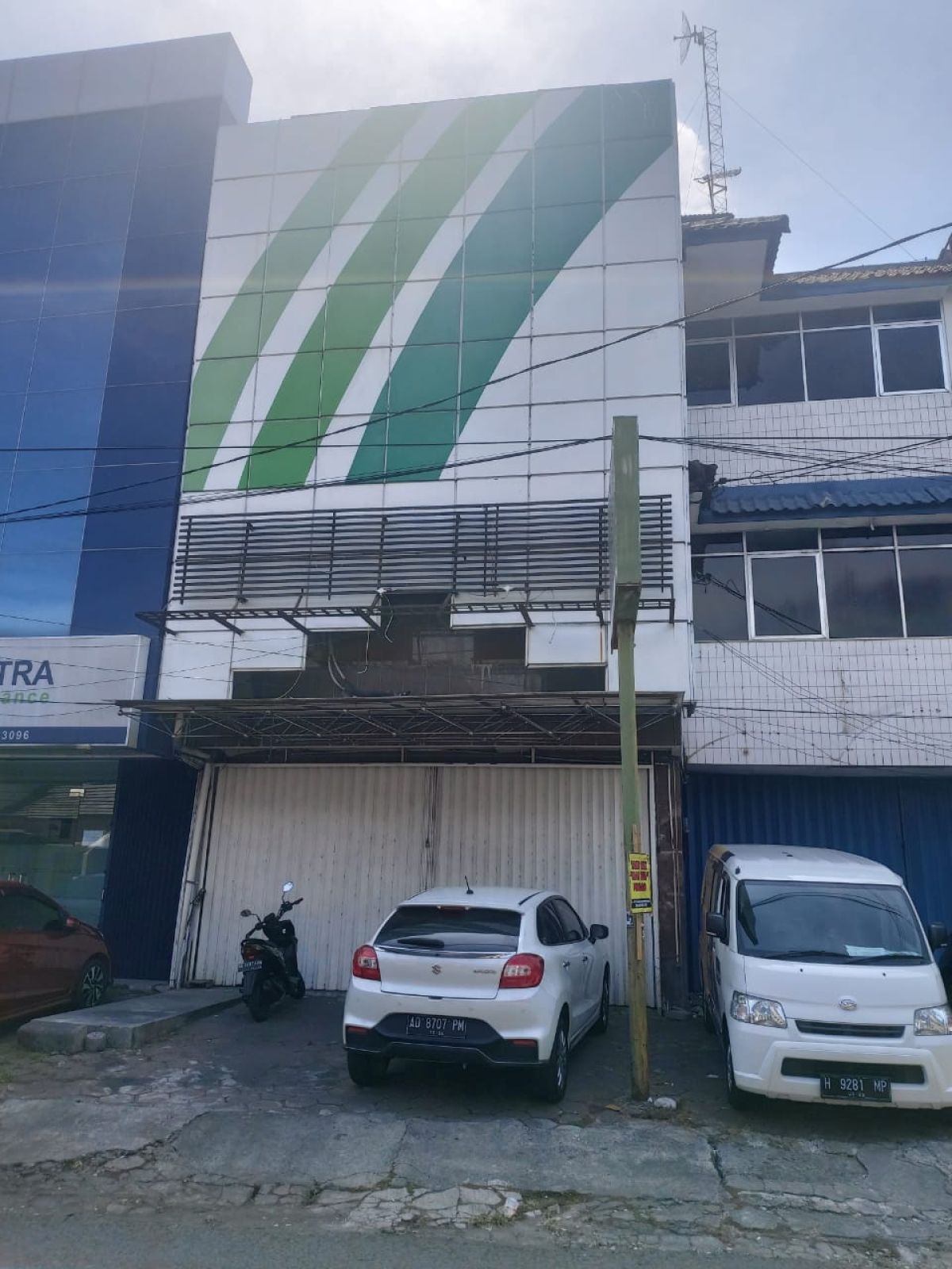 Disewakan Ruko Strategis 3 Lantai di Pusat Solo Kota Jalan Slamet Riyadi Solo!!