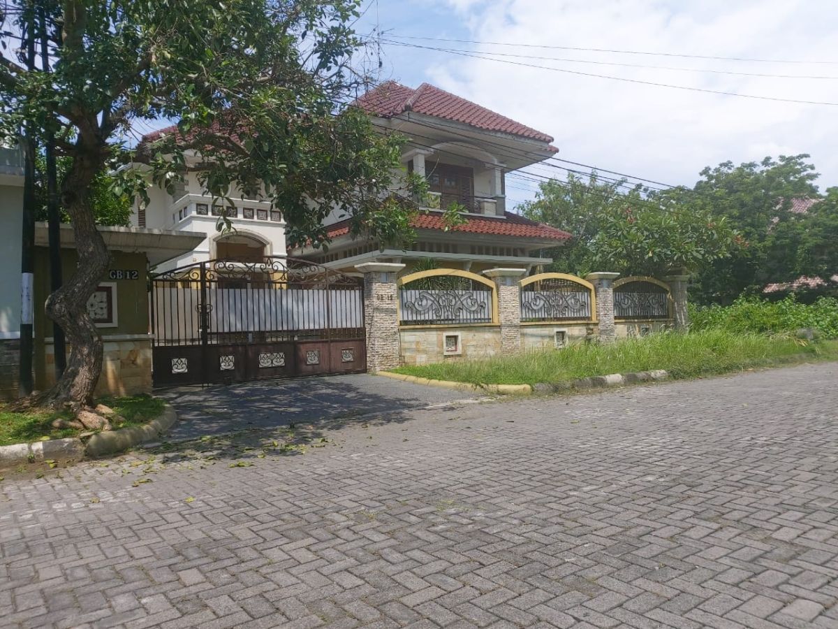 Disewakan Rumah Mewah Siap Huni di Perumahan Elite Solo Baru!!