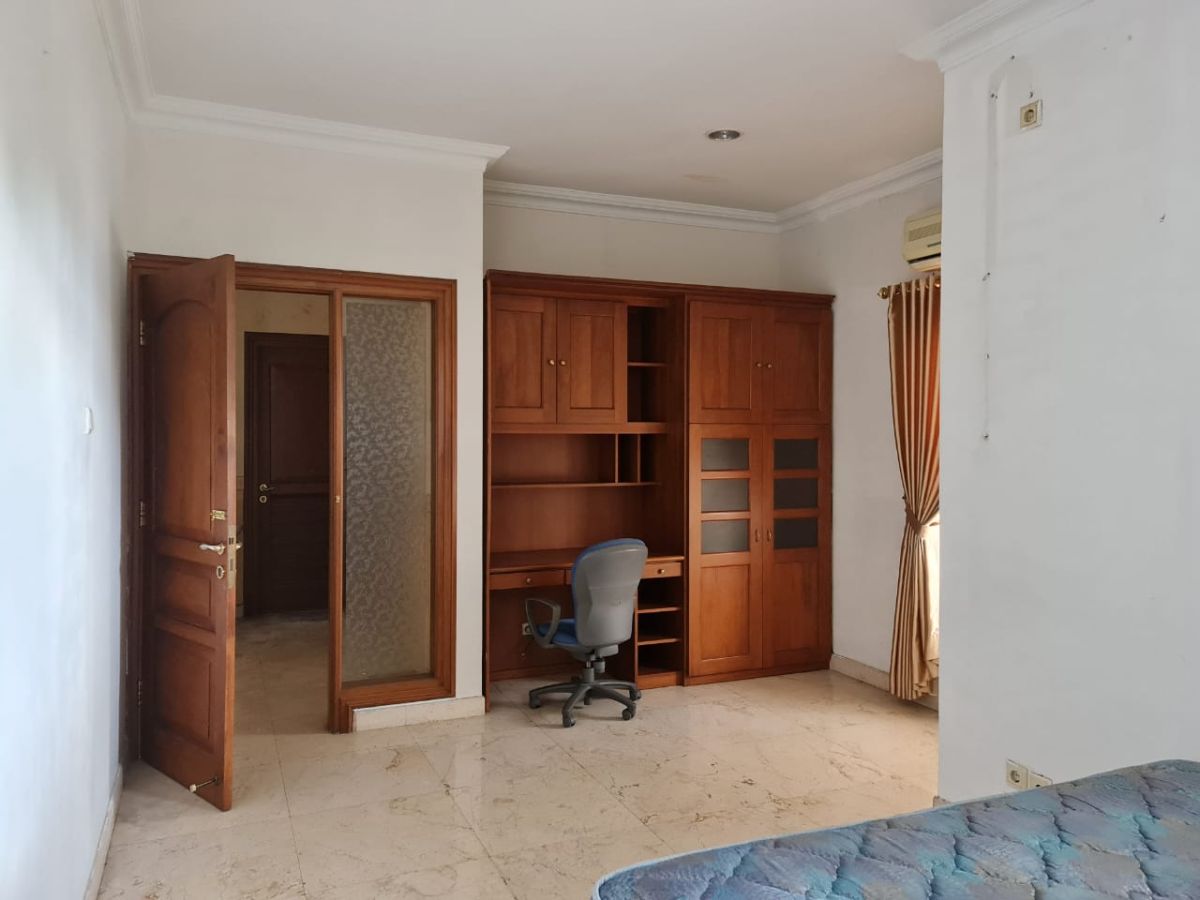 Disewakan Rumah Mewah Siap Huni di Perumahan Elite Solo Baru!! - Foto 8