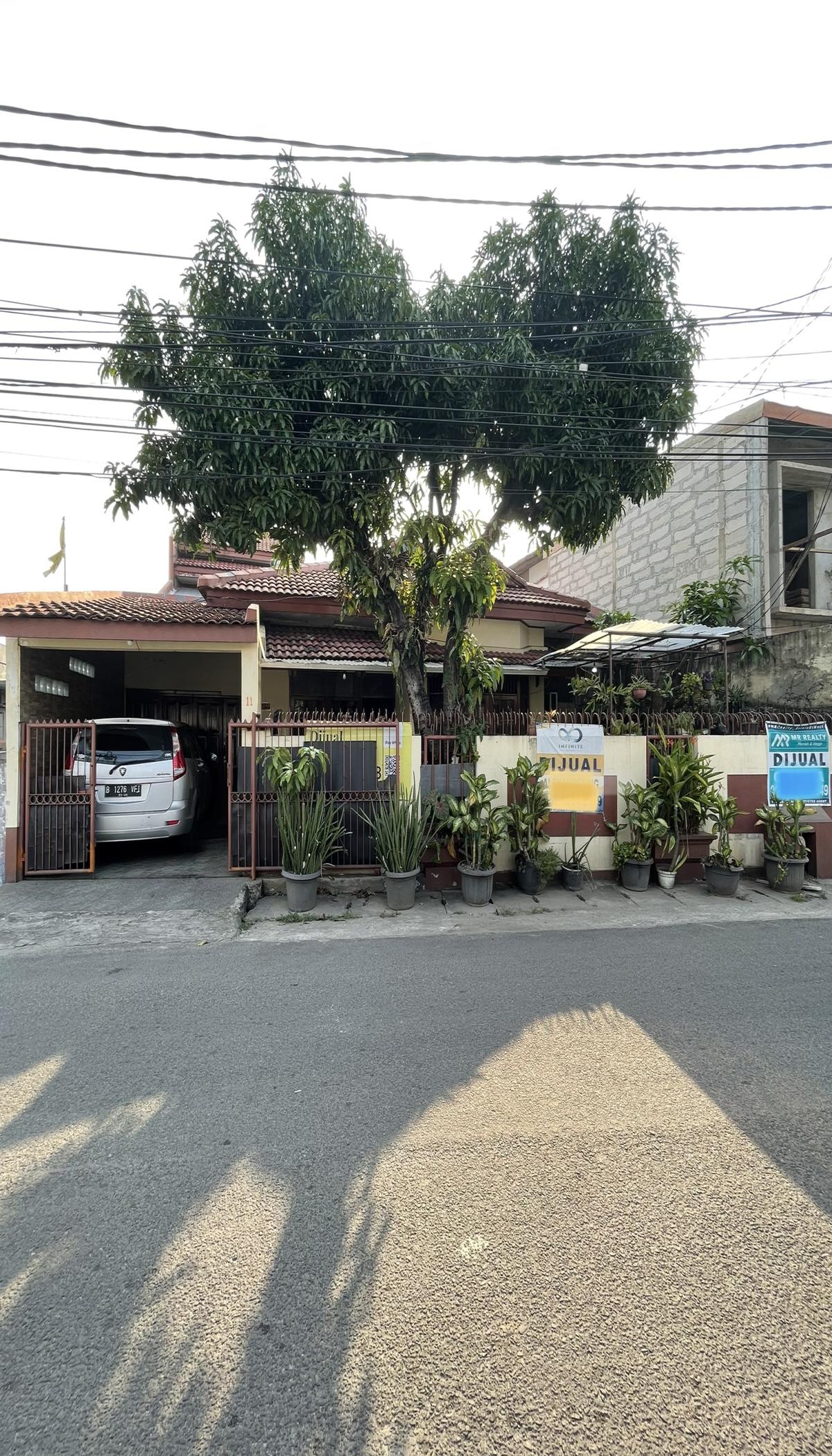 Rumah strategis di Ciledug - Foto 3