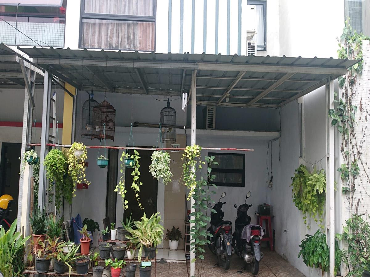 Dijual Rumah 2 Lantai dengan 3 Kamar Tidur di Ciledug, Tangerang