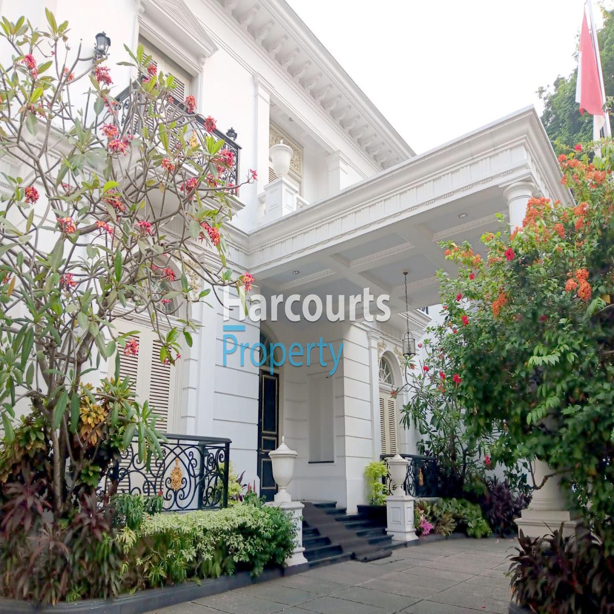 Disewakan Rumah Mewah Lokasi Strategis Area Jl. Senjaya Kebayoran Baru