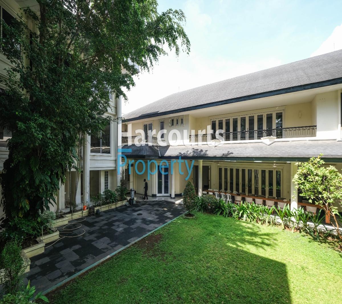 Dijual Rumah Klasik Lokasi Strategis Kawasan Elite di Pusat Kota Jl. Teuku Umar, Menteng - Foto 3