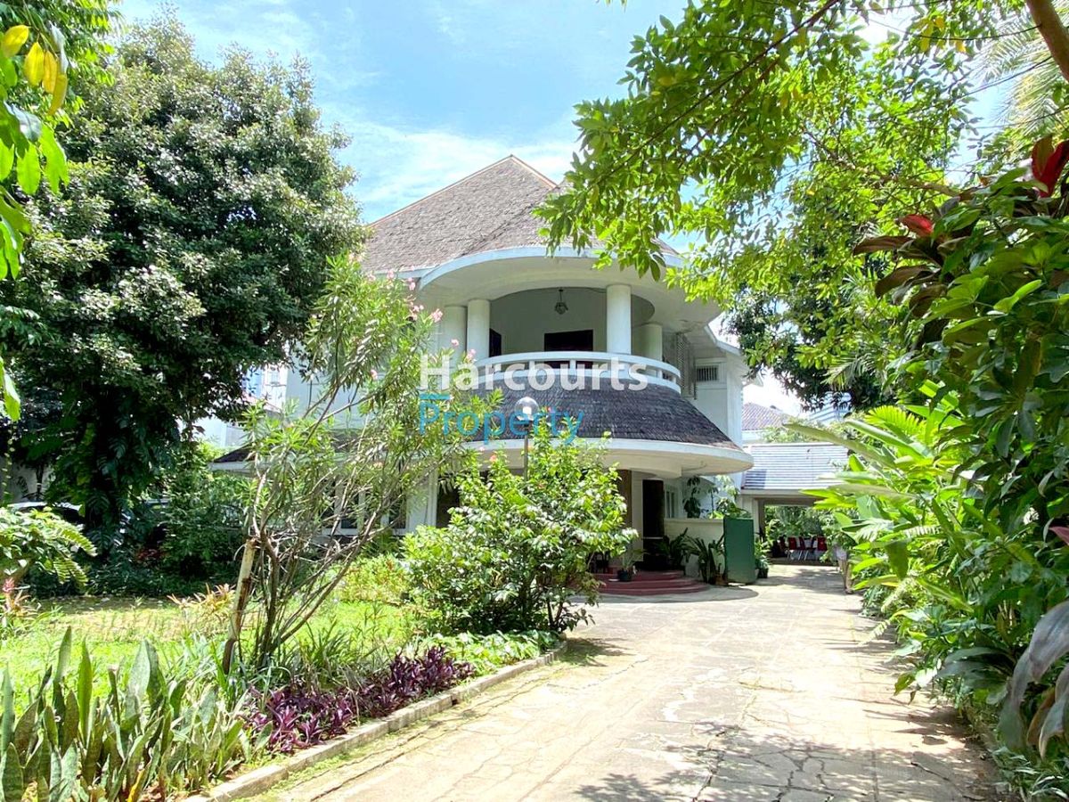 Dijual Rumah Klasik Bagus dan Terawat Kawasan Elite Dekat Pejabat Di Menteng