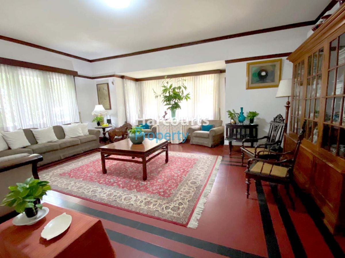 Dijual Rumah Klasik Bagus dan Terawat Kawasan Elite Dekat Pejabat Di Menteng - Foto 6