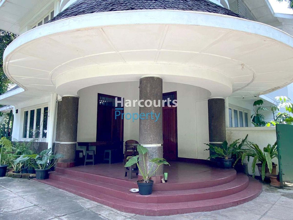 Dijual Rumah Klasik Bagus dan Terawat Kawasan Elite Dekat Pejabat Di Menteng - Foto 9